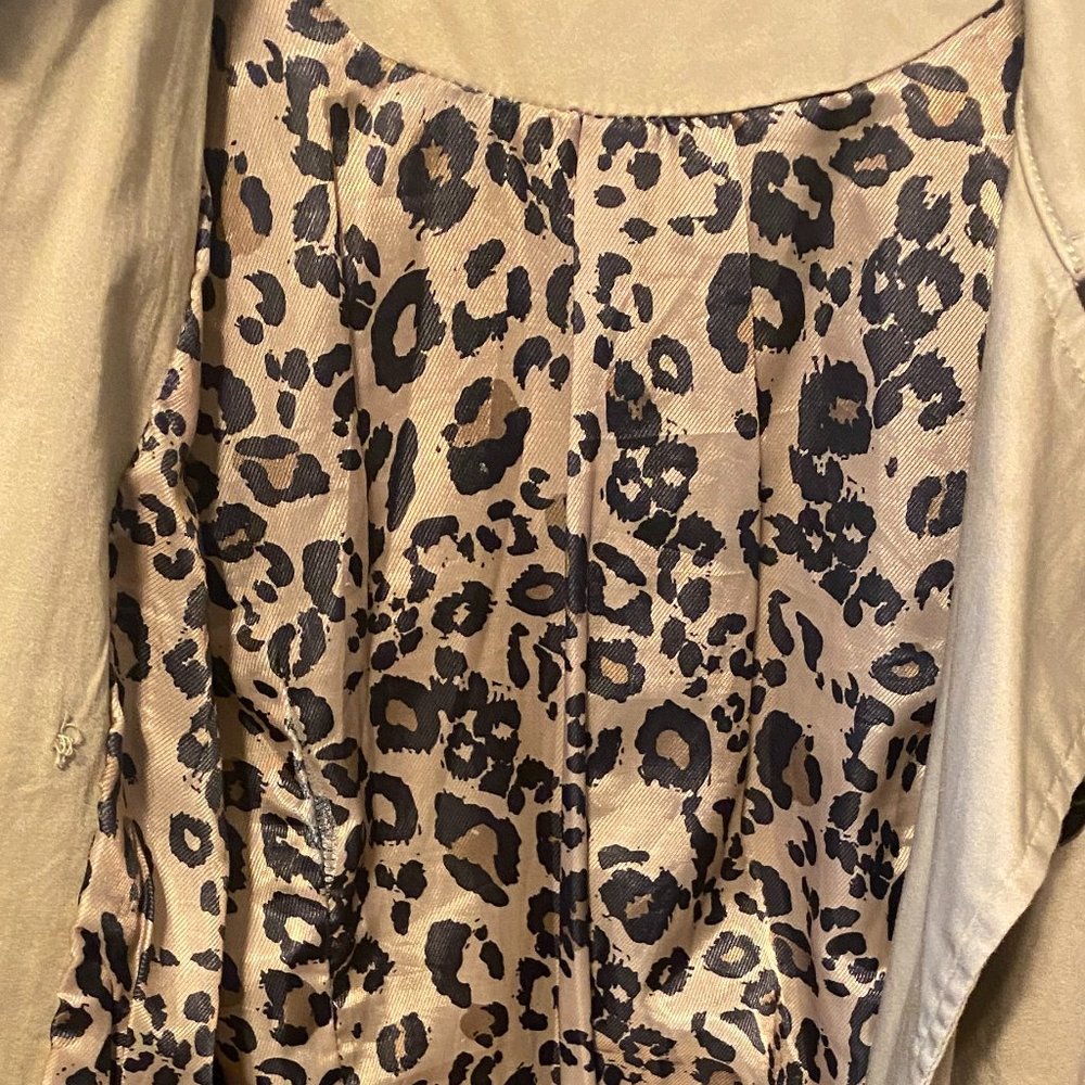 Double Breasted Forver 21 Lined Trenchcoat - Medium - Picture 6 of 6